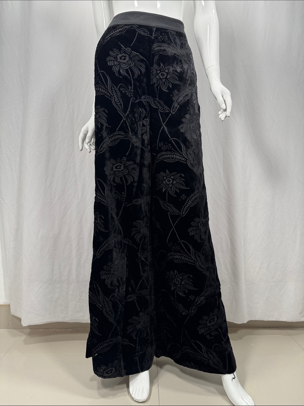 NWT Ted Baker London Velvet Floral Wide Leg Trousers Black Pants Size 0
